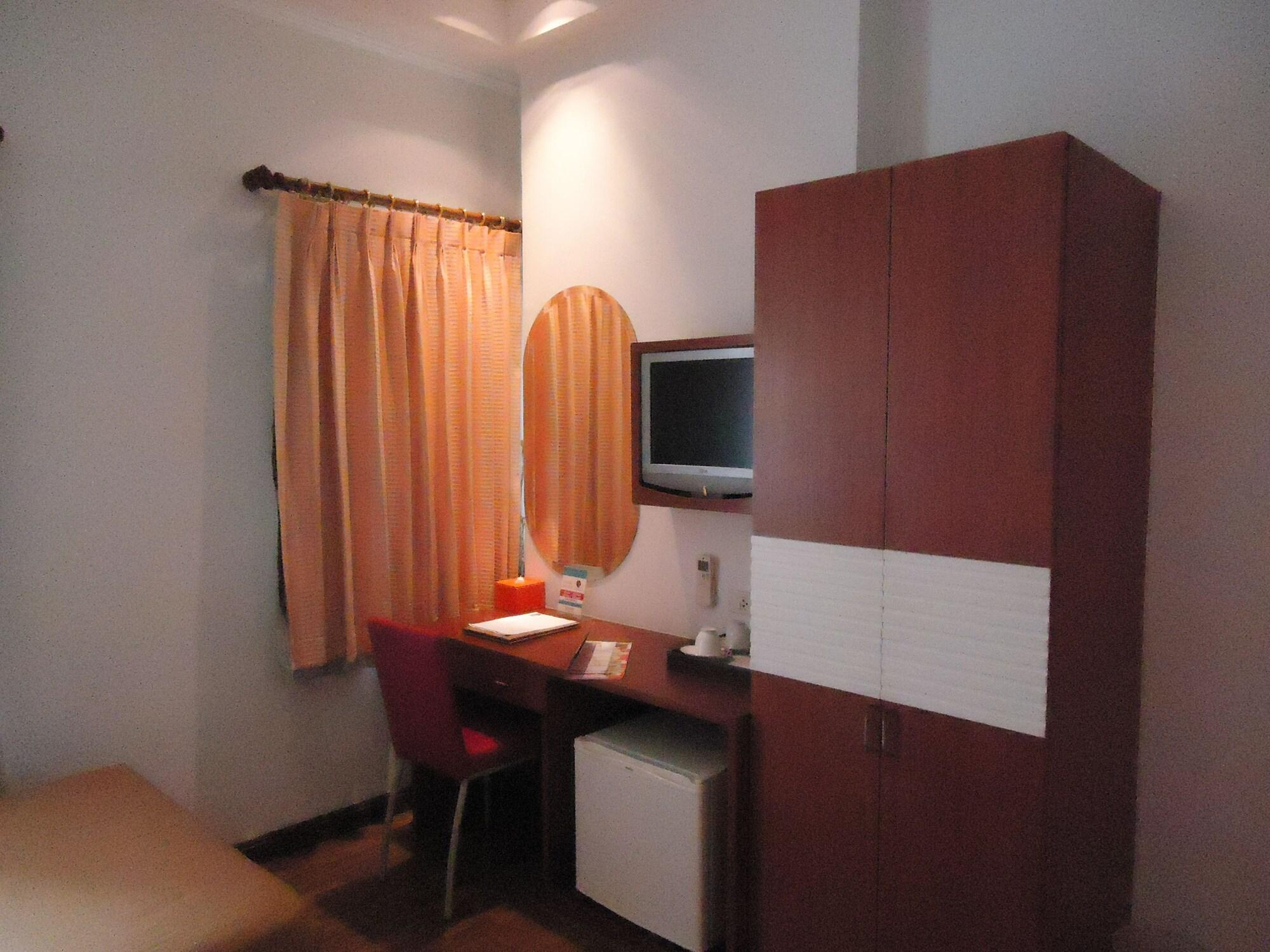 Calypzo Bangkok Hotel Bagian luar foto