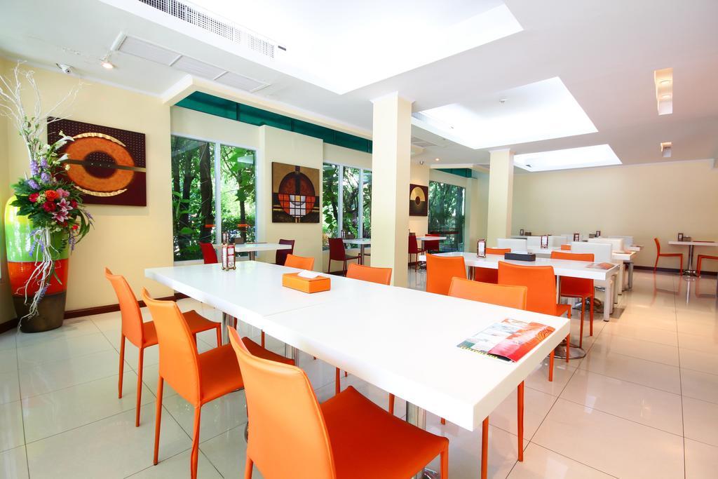 Calypzo Bangkok Hotel Bagian luar foto
