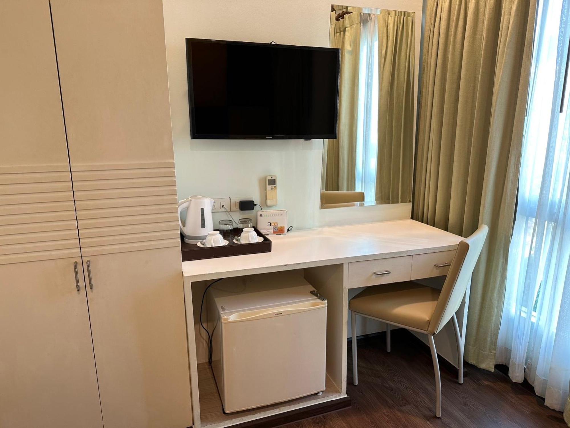 Calypzo Bangkok Hotel Bagian luar foto