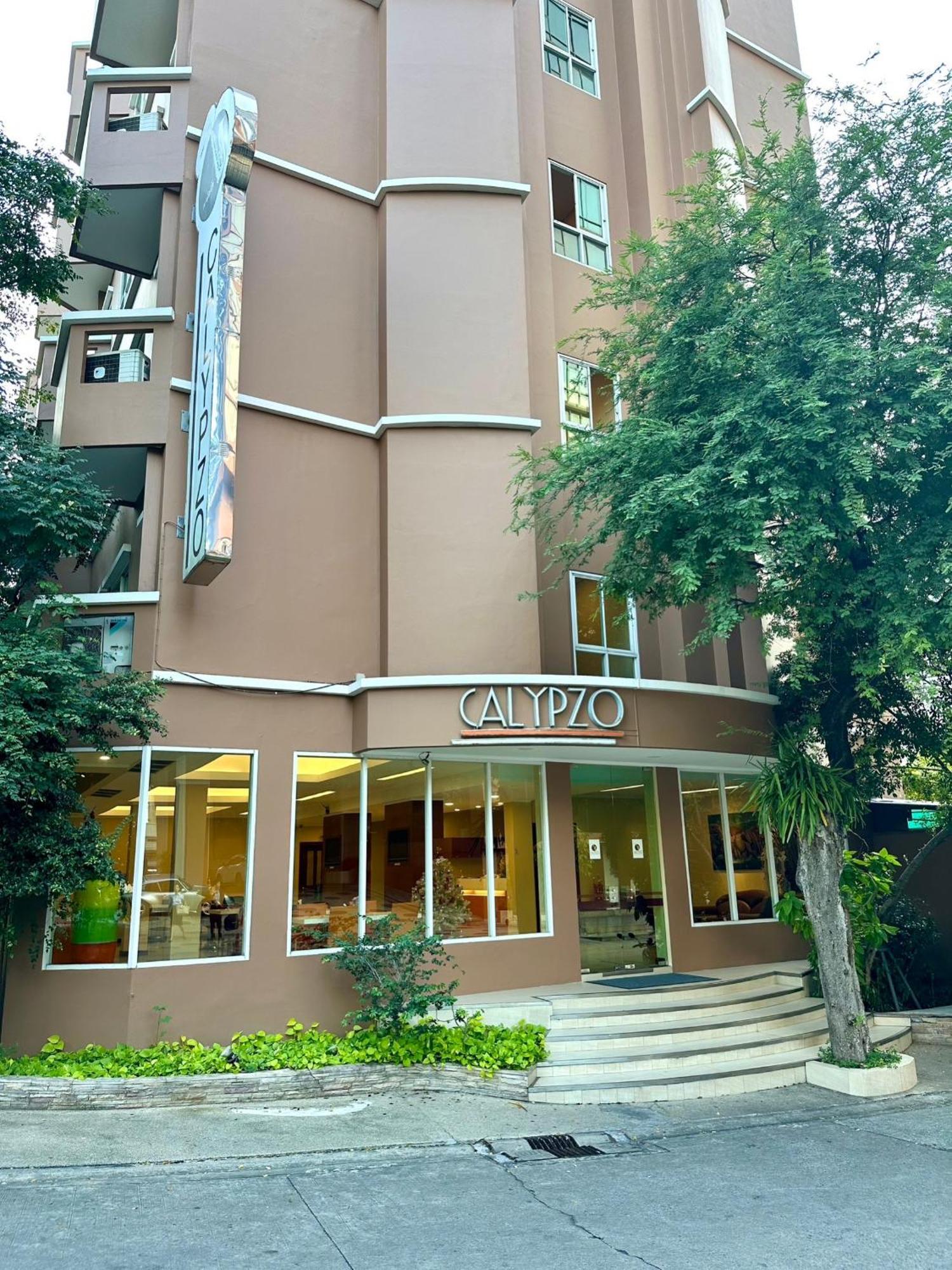 Calypzo Bangkok Hotel Bagian luar foto