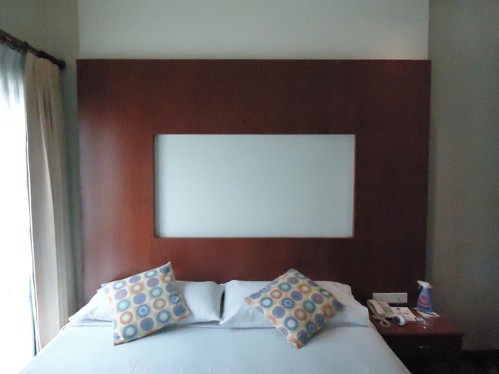 Calypzo Bangkok Hotel Bagian luar foto