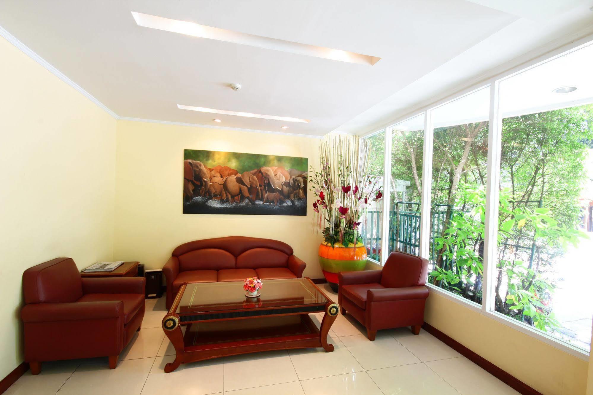 Calypzo Bangkok Hotel Bagian luar foto
