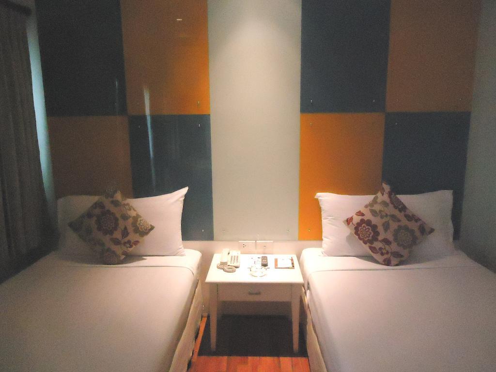 Calypzo Bangkok Hotel Bagian luar foto